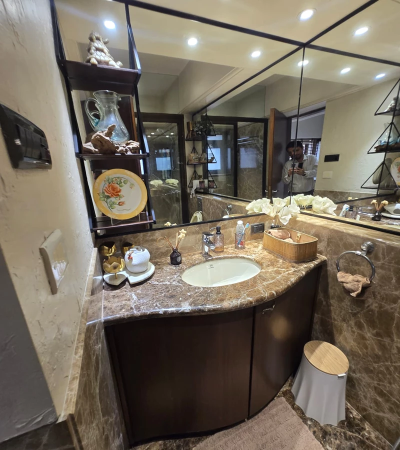 A5 - Petit Tower   , Breach Candy