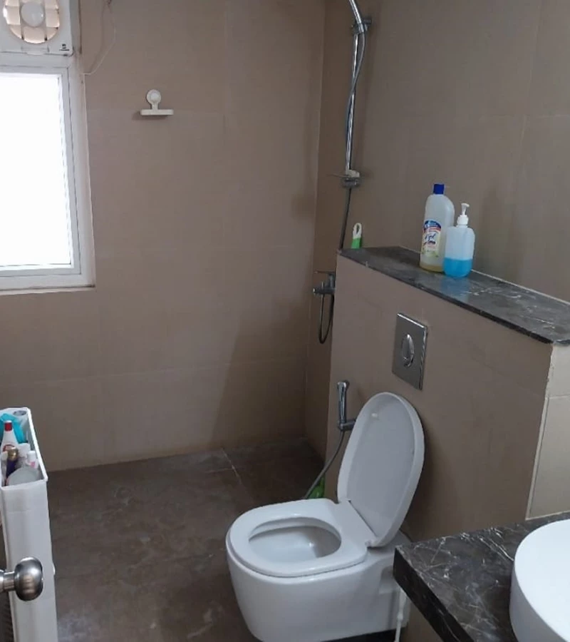 V10 - Mahindra Vivante, Andheri East