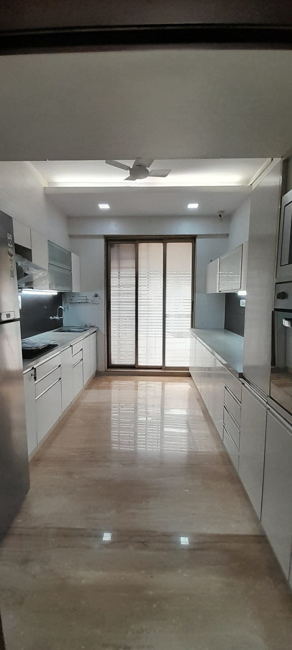 14 - Anand Ashram, Khar West