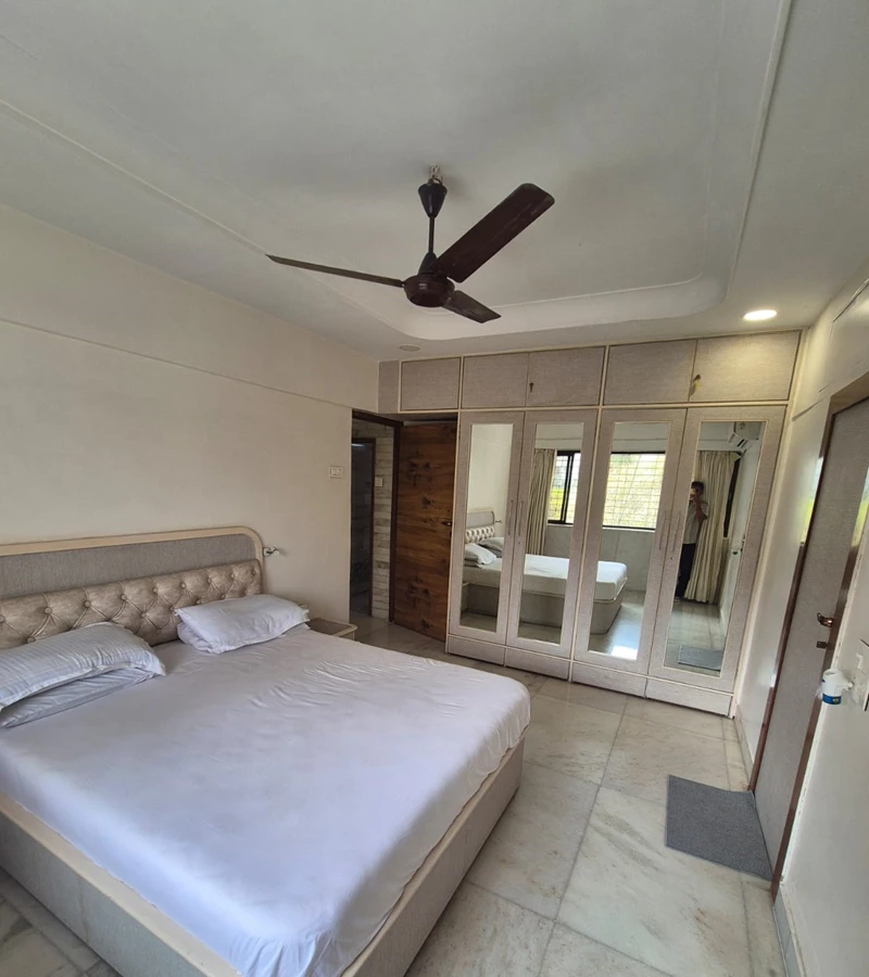 1 - Sarkar Avenue, Santacruz West