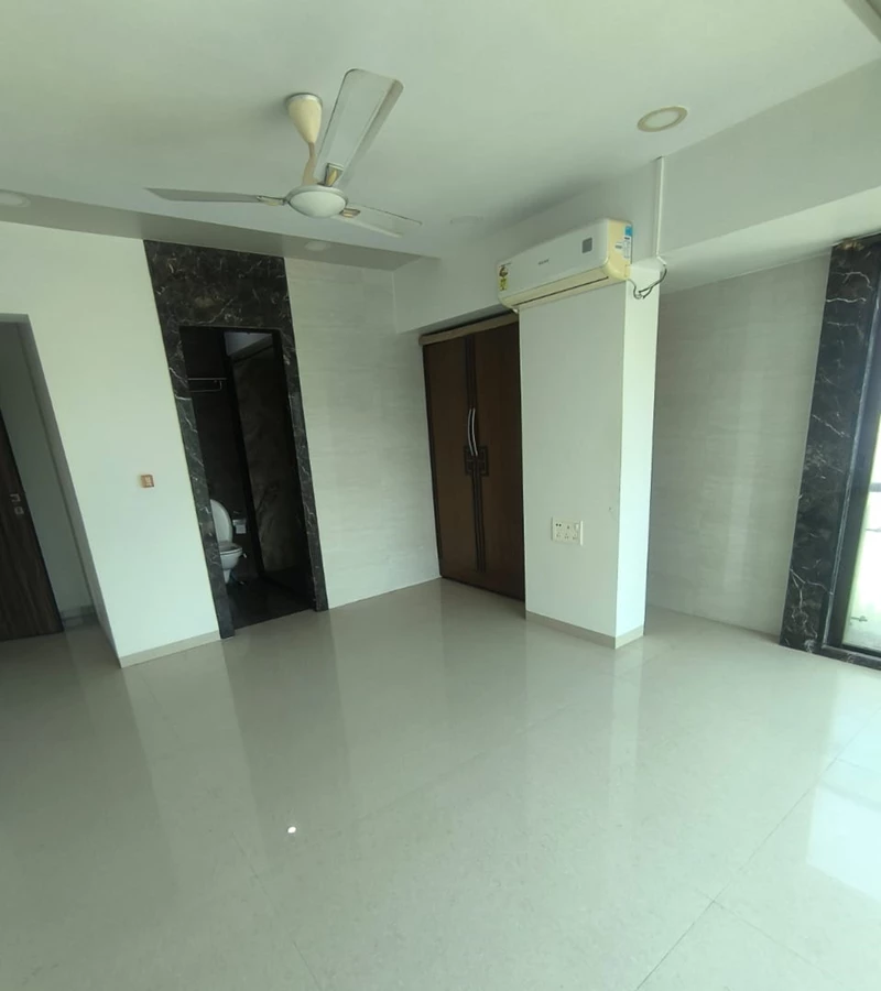 12 - Krimson Aurum, Santacruz West