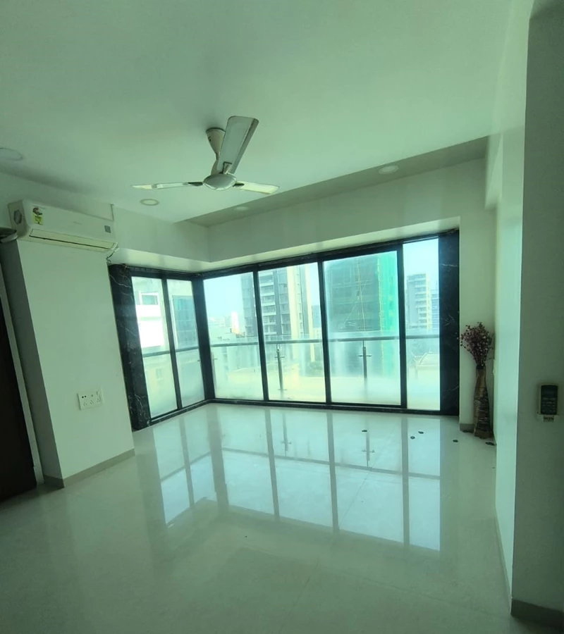 13 - Krimson Aurum, Santacruz West