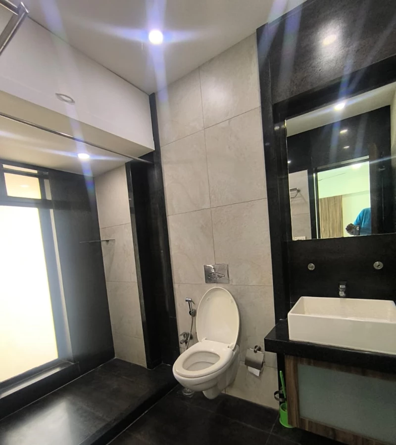 16 - Krimson Aurum, Santacruz West