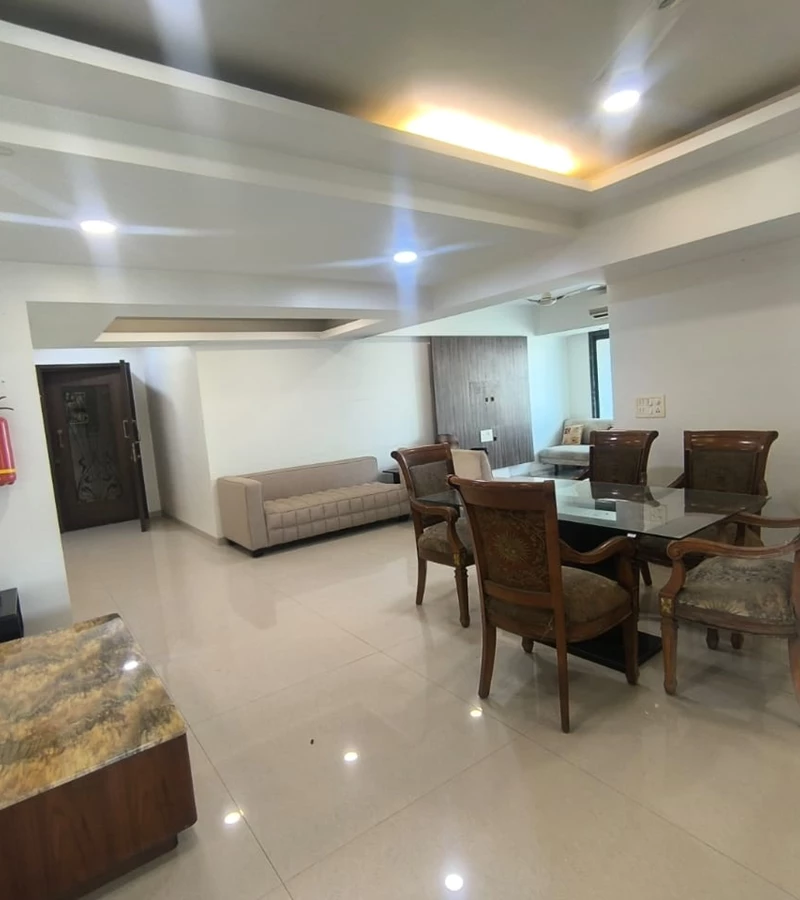 6 - Krimson Aurum, Santacruz West