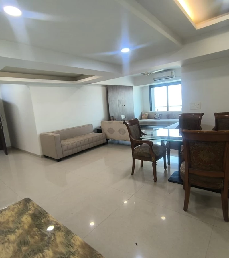 7 - Krimson Aurum, Santacruz West